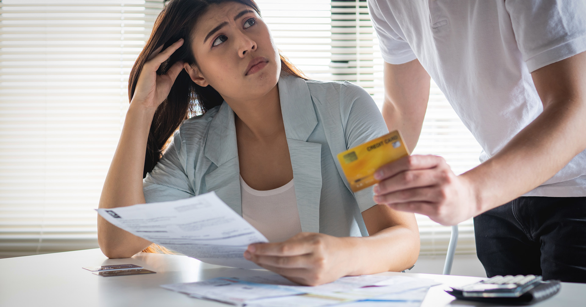 미납 세금과 여권 취소