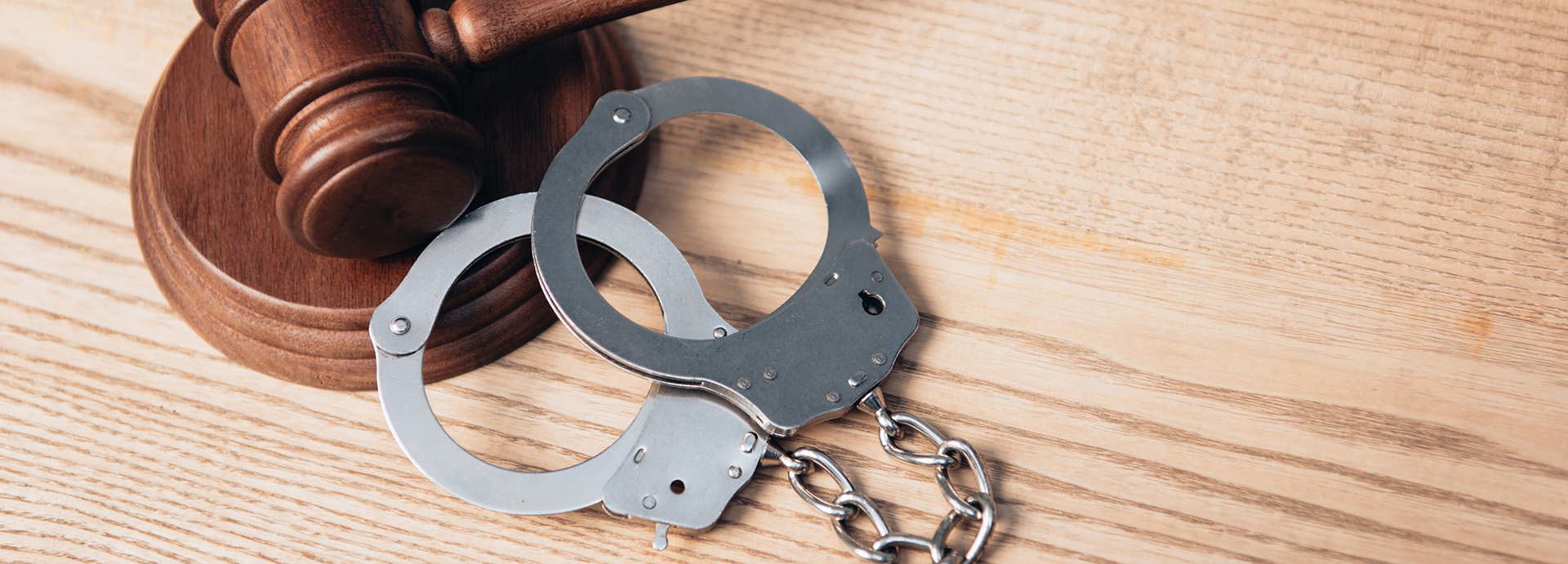 조세 형평국의 판매세 체납세금 징수 절차 : 비즈니스에 영장 발행도 가능