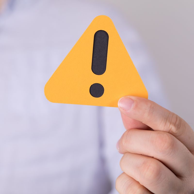 직원에게 주는 경고문에 들어가야 하는 내용